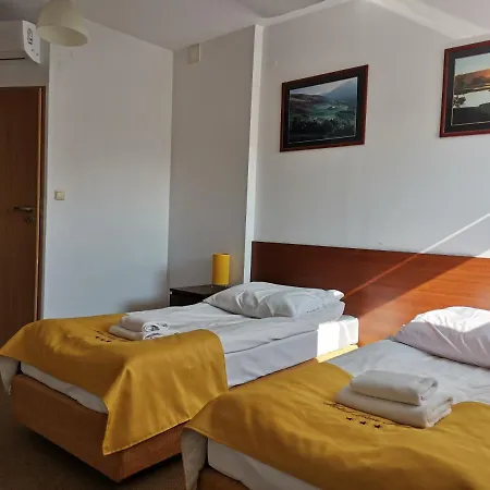 Отель Golf Lisia Polana